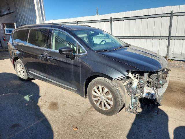 Photo 4 from auction – 2017 CHRYSLER PACIFICA T with VIN 2C4RC1BG3HR623354