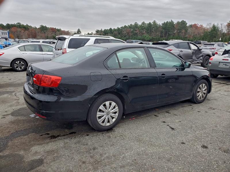 Photo 3 from auction – 2013 VOLKSWAGEN JETTA BASE with VIN 3VW2K7AJ2DM224373