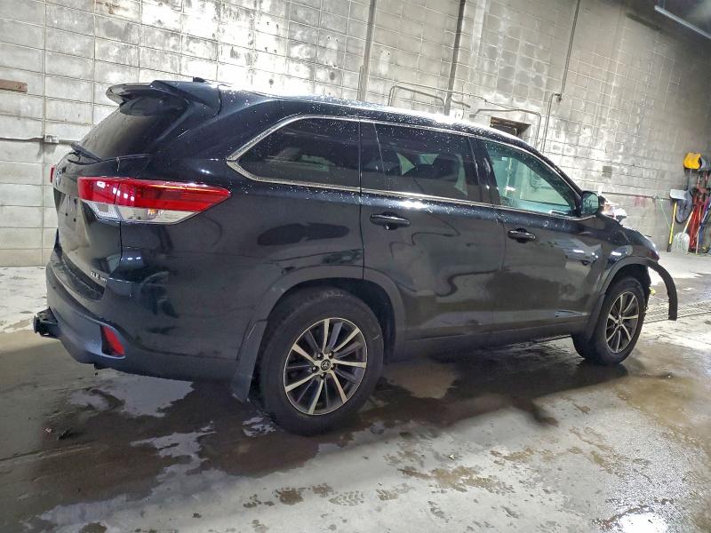 Photo 3 from auction – 2019 TOYOTA HIGHLANDER with VIN 5TDJZRFH9KS958890