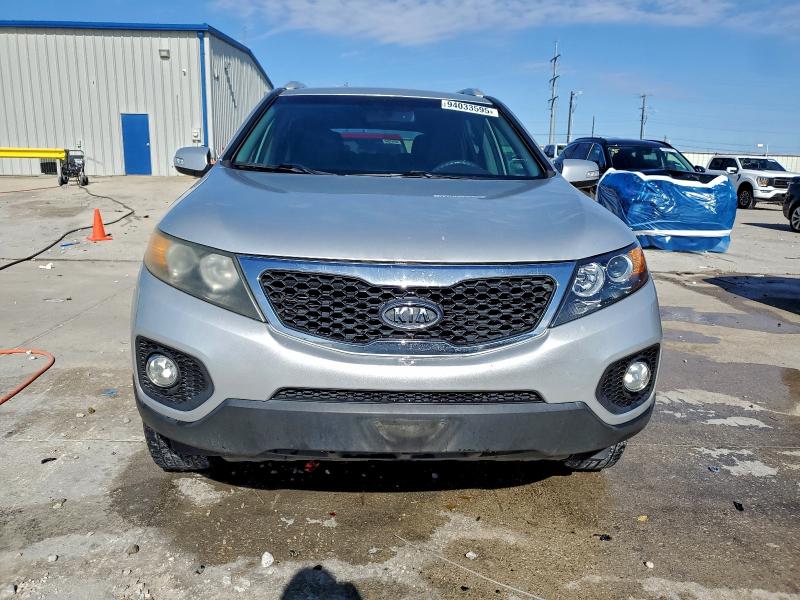 Photo 5 from auction – 2011 KIA SORENTO BA with VIN 5XYKT4A10BG109215