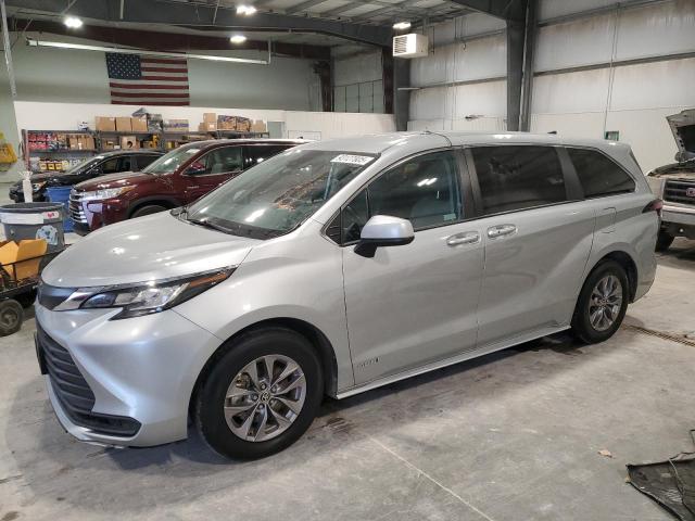 Photo 1 from auction – 2021 TOYOTA SIENNA LE with VIN 5TDKSKFC8MS036554