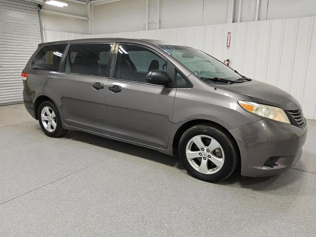 Photo 4 from auction – 2014 TOYOTA SIENNA with VIN 5TDZK3DC4ES503803