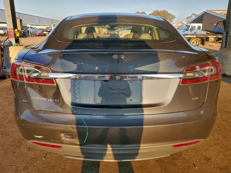 Photo 6 from auction – 2014 TESLA MODEL S with VIN 5YJSA1H15EFP52424