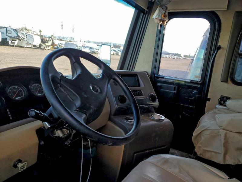 Photo 8 from auction – 2014 FREIGHTLINER CHASSIS XC with VIN 4UZAB2DT8ECFH1699