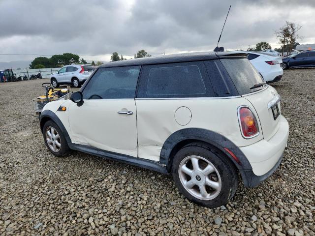 Photo 2 from auction – 2010 MINI COOPER with VIN WMWMF3C52ATU77440
