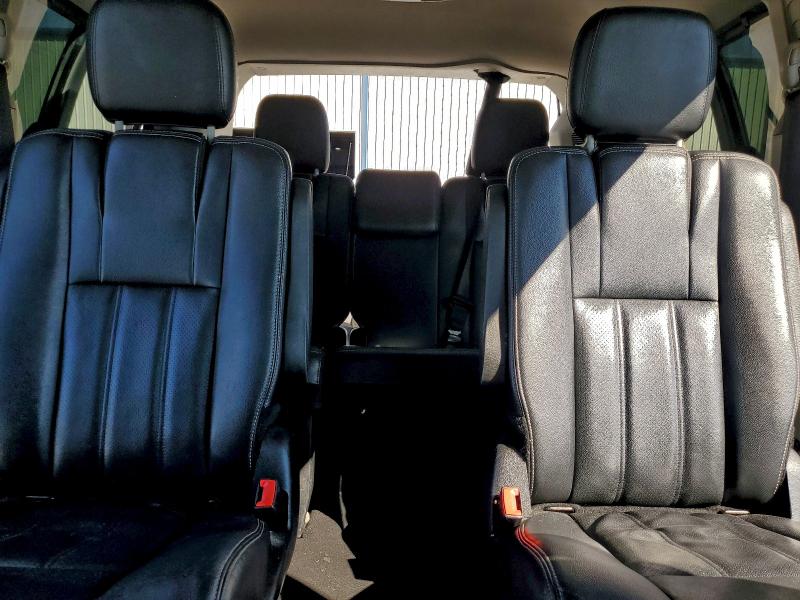 Photo 10 from auction – 2016 CHRYSLER TOWN & COU with VIN 2C4RC1CG2GR105264