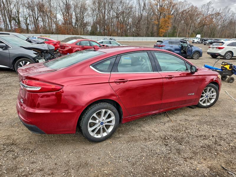 Photo 3 from auction – 2019 FORD FUSION with VIN 3FA6P0LU8KR222072