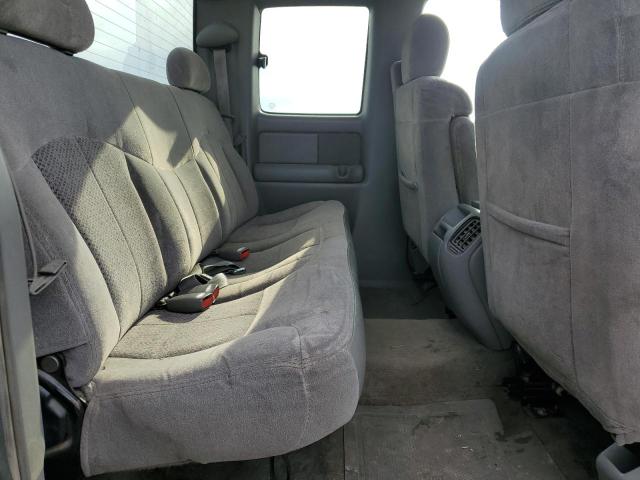 Photo 10 from auction – 2000 CHEVROLET SILVERADO with VIN 2GCEK19V5Y1152456