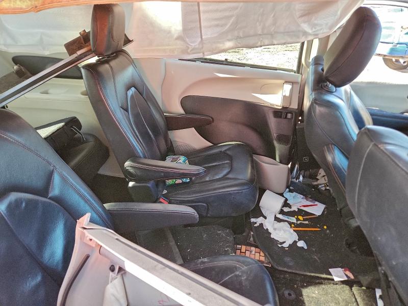Photo 11 from auction – 2017 CHRYSLER PACIFICA T with VIN 2C4RC1BG3HR583311
