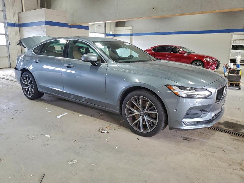 Photo 4 from auction – 2018 VOLVO S90 T5 MOM with VIN LVY982MK9JP035497