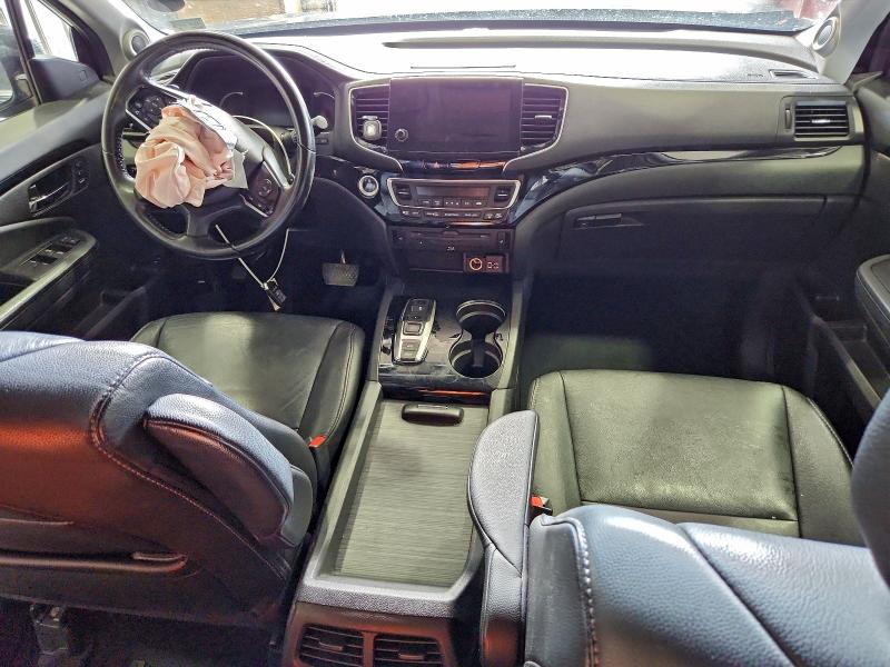 Photo 8 from auction – 2019 HONDA PILOT TOUR with VIN 5FNYF6H91KB024139