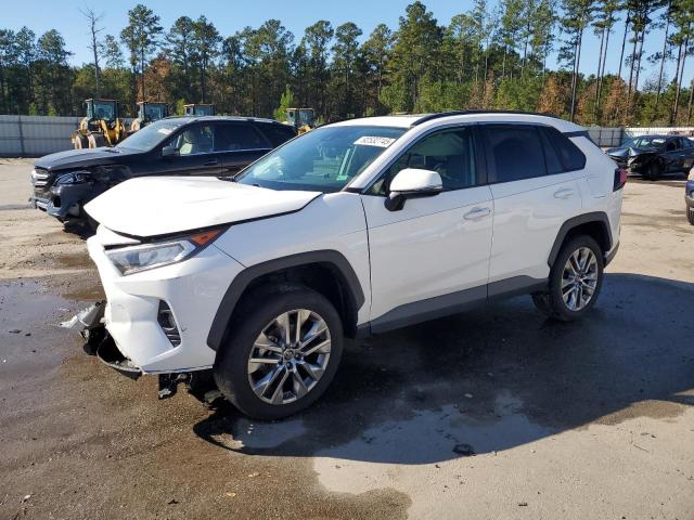 TOYOTA RAV4 XLE P 2019 with VIN 2T3C1RFV3KC028635 - Photo from auction