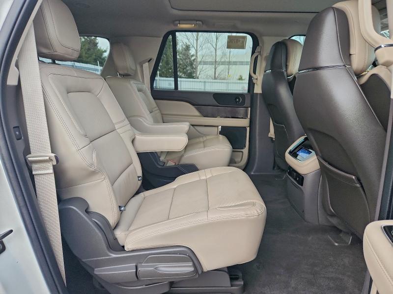 Photo 11 from auction – 2022 LINCOLN NAVIGATOR with VIN 5LMJJ3LT9NEL07727