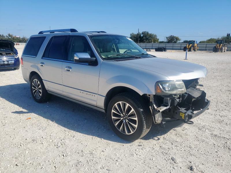 Photo 4 from auction – 2015 LINCOLN NAVIGATOR with VIN 5LMJJ2HT9FEJ13817