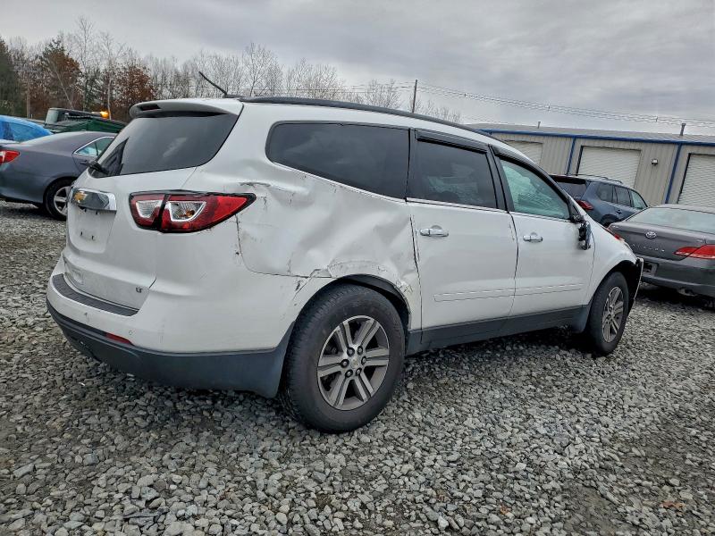 Photo 3 from auction – 2017 CHEVROLET TRAVERSE L with VIN 1GNKVGKD1HJ122737