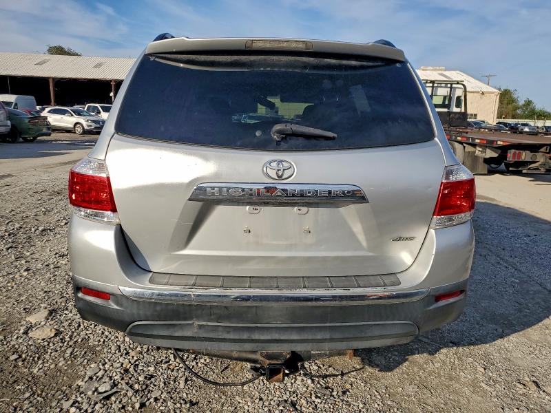 Photo 6 from auction – 2012 TOYOTA HIGHLANDER with VIN 5TDBK3EH3CS137714