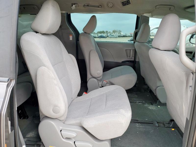 Photo 11 from auction – 2017 TOYOTA SIENNA with VIN 5TDZZ3DC1HS891038