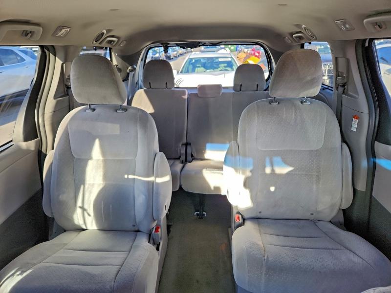 Photo 10 from auction – 2015 TOYOTA SIENNA LE with VIN 5TDJK3DC3FS099519