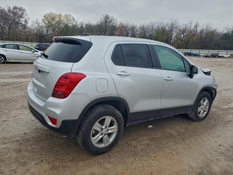 Photo 3 from auction – 2022 CHEVROLET TRAX LS with VIN KL7CJNSM0NB527729
