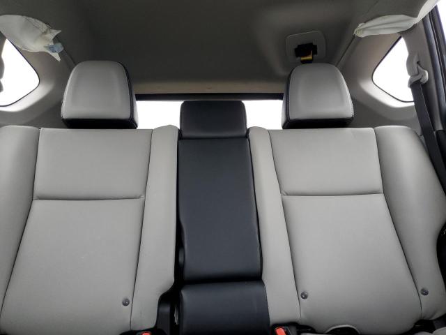 Photo 10 from auction – 2017 TOYOTA RAV4 LIMIT with VIN 2T3DFREV3HW680959