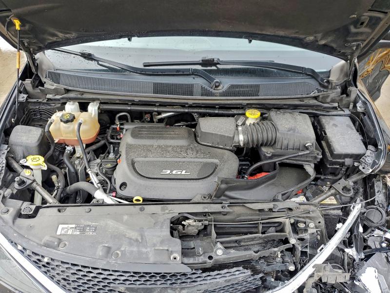 Photo 12 from auction – 2017 CHRYSLER PACIFICA T with VIN 2C4RC1DG5HR667742