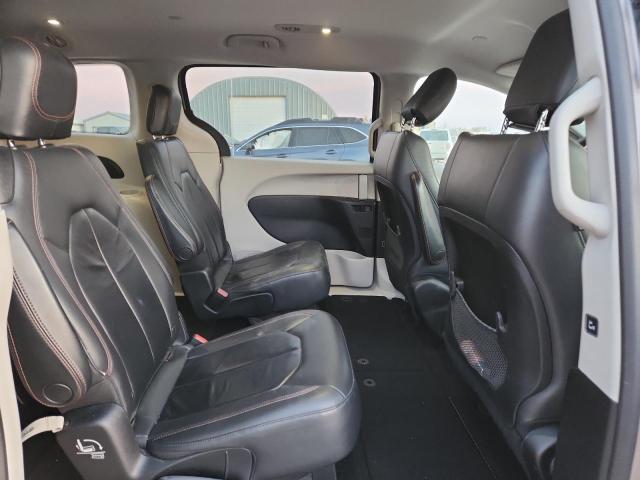 Photo 11 from auction – 2017 CHRYSLER PACIFICA T with VIN 2C4RC1BG2HR536013
