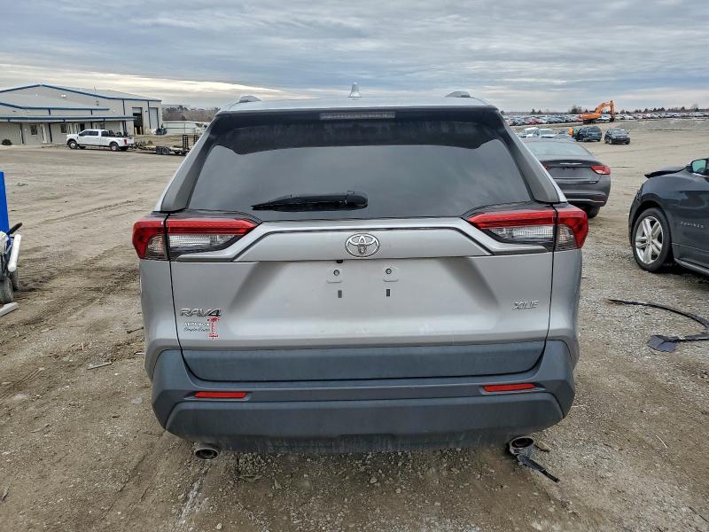 Photo 6 from auction – 2021 TOYOTA RAV4 XLE with VIN 2T3W1RFV4MC123978