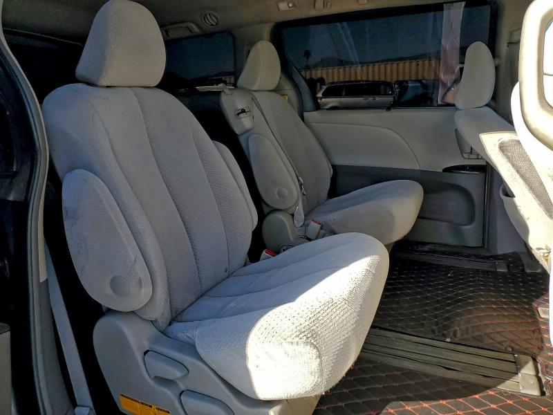 Photo 11 from auction – 2011 TOYOTA SIENNA LE with VIN 5TDKK3DC3BS014628