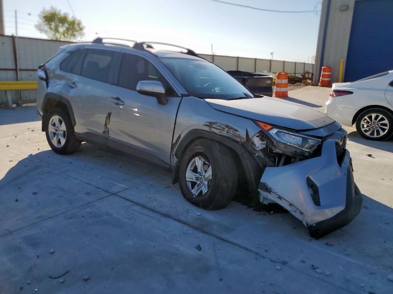 Photo 4 from auction – 2021 TOYOTA RAV4 XLE with VIN 2T3W1RFVXMC167998