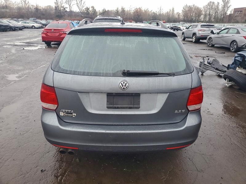 Photo 6 from auction – 2011 VOLKSWAGEN JETTA S with VIN 3VWPZ7AJ4BM622912