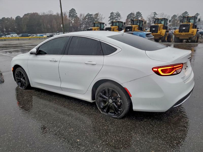 Photo 2 from auction – 2015 CHRYSLER 200 LIMITE with VIN 1C3CCCAB8FN731488