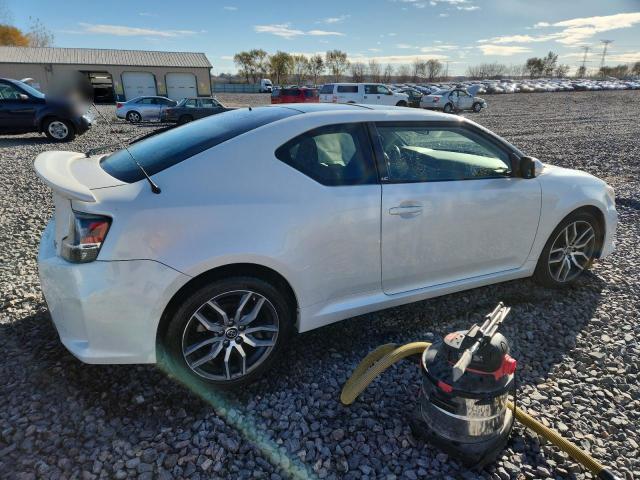 Photo 3 from auction – 2016 TOYOTA SCION TC with VIN JTKJF5C71GJ022417