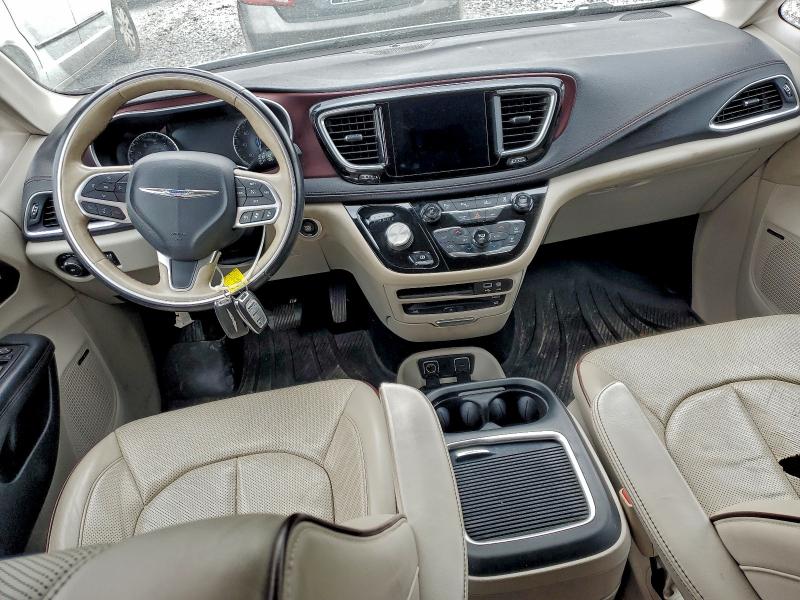 Photo 8 from auction – 2017 CHRYSLER PACIFICA L with VIN 2C4RC1GG8HR602993