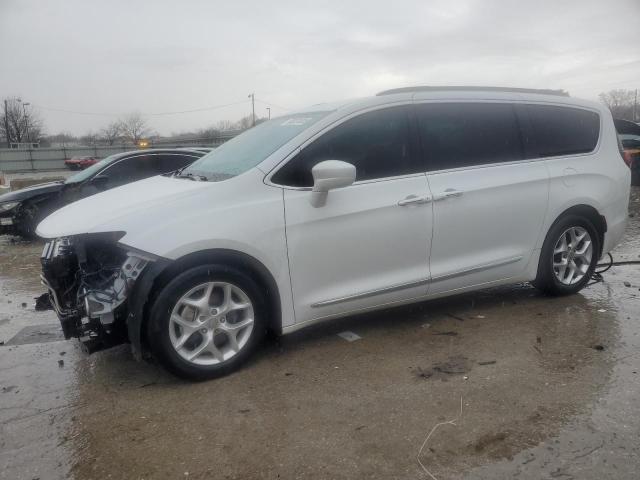 CHRYSLER PACIFICA T 2017 with VIN 2C4RC1BG3HR823005 - Photo from auction