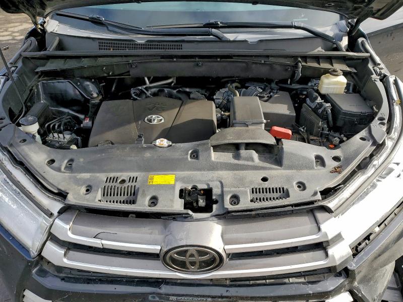 Photo 12 from auction – 2018 TOYOTA HIGHLANDER with VIN 5TDJZRFH6JS538244