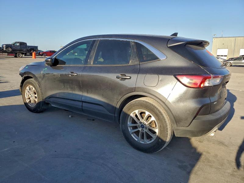 Photo 2 from auction – 2020 FORD ESCAPE SE with VIN 1FMCU0G66LUA10102