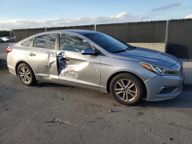 Photo 4 from auction – 2017 HYUNDAI SONATA SE with VIN 5NPE24AF6HH592352