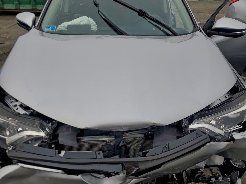 Photo 12 from auction – 2018 TOYOTA RAV4 ADVEN with VIN JTMRFREV1JD240277