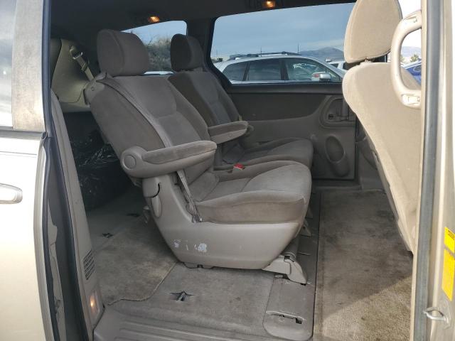 Photo 11 from auction – 2004 TOYOTA SIENNA LE with VIN 5TDBA23C34S000178
