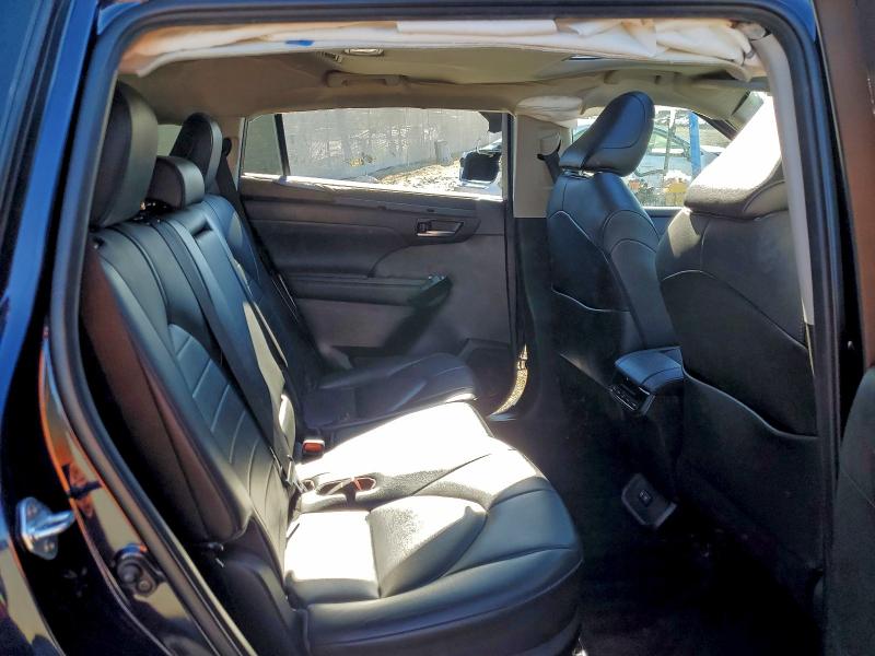 Photo 11 from auction – 2021 TOYOTA HIGHLANDER with VIN 5TDHZRAH9MS067328
