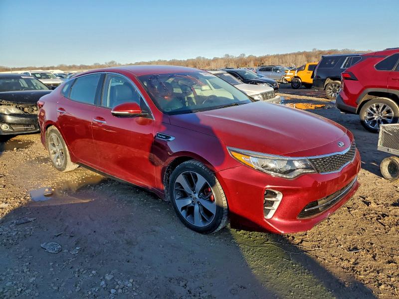 Photo 4 from auction – 2017 KIA OPTIMA with VIN 5XXGW4L29HG132783