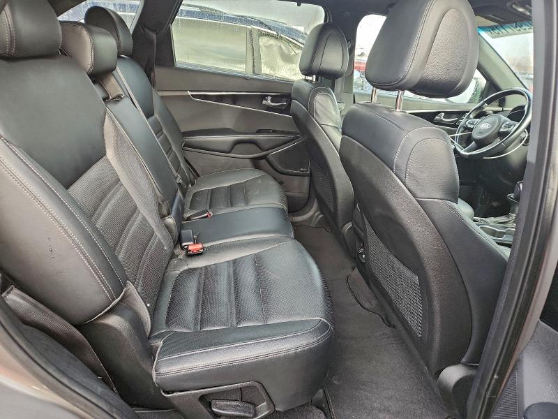 Photo 11 from auction – 2016 KIA SORENTO SX with VIN 5XYPKDA51GG077913