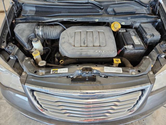 Photo 12 from auction – 2016 CHRYSLER TOWN & COU with VIN 2C4RC1CG8GR221830