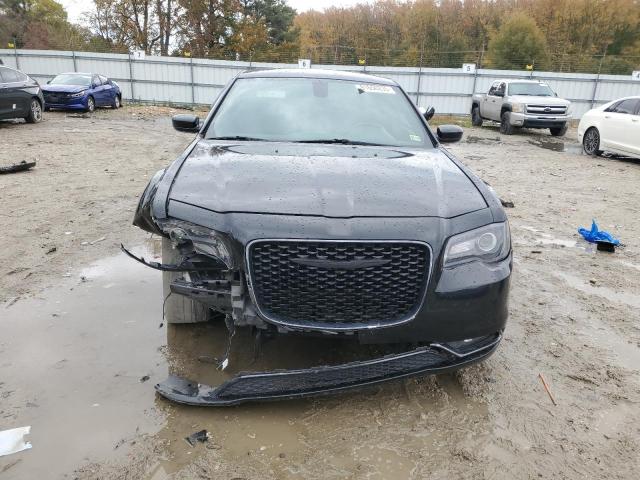 Photo 5 from auction – 2019 CHRYSLER 300 S with VIN 2C3CCABGXKH637260
