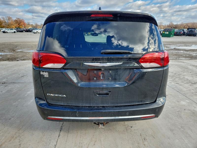 Photo 6 from auction – 2017 CHRYSLER PACIFICA T with VIN 2C4RC1EG3HR796643