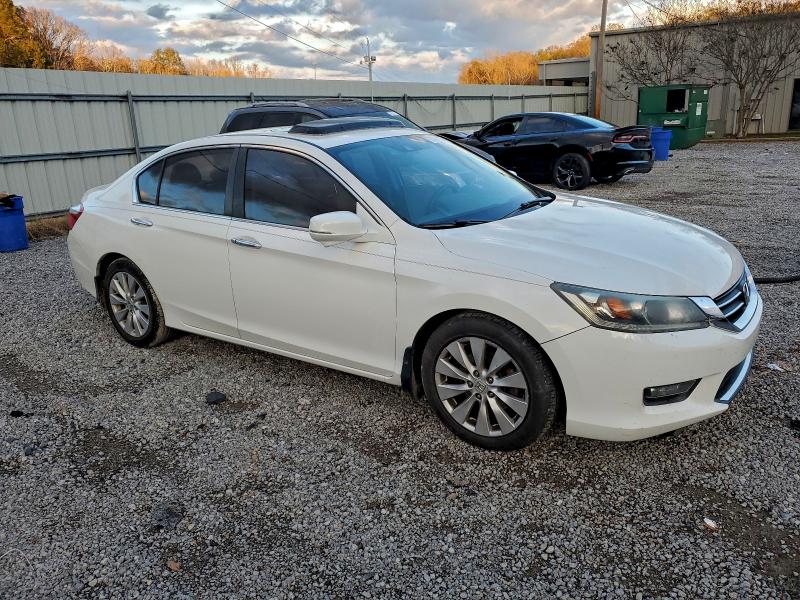 Photo 4 from auction – 2015 HONDA ACCORD EXL with VIN 1HGCR2F89FA197993