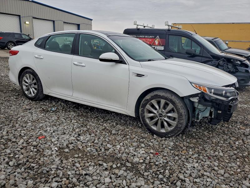 Photo 4 from auction – 2016 KIA OPTIMA EX with VIN 5XXGU4L37GG005740