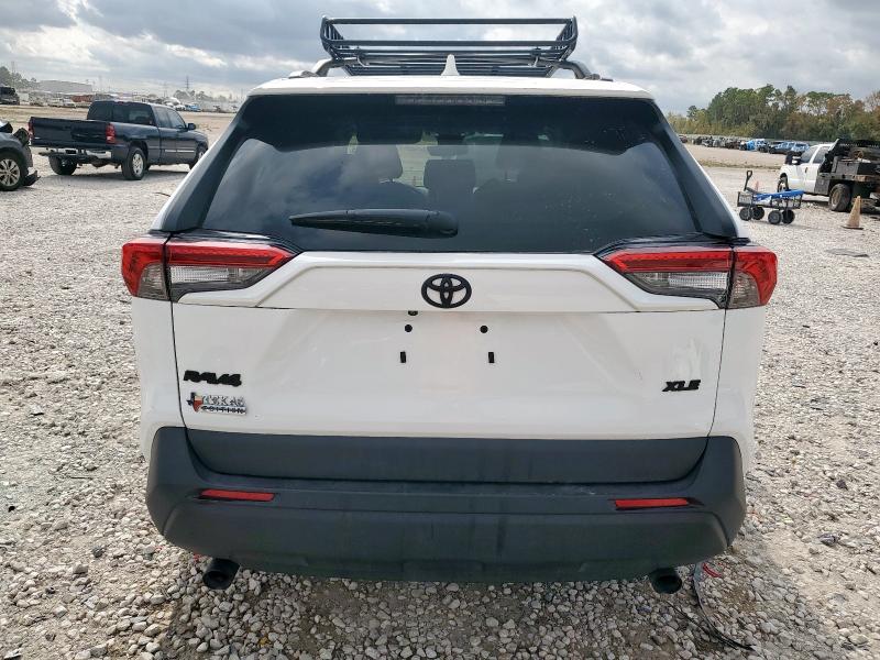 Photo 6 from auction – 2024 TOYOTA RAV4 XLE with VIN 2T3W1RFV3RC289061