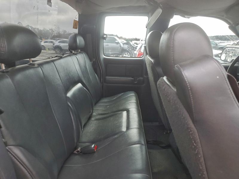 Photo 10 from auction – 2001 CHEVROLET SILVERADO with VIN 1GCEC19W51Z215106