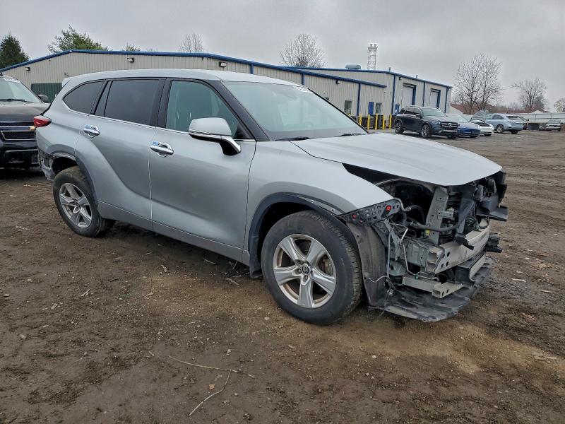 Photo 4 from auction – 2022 TOYOTA HIGHLANDER with VIN 5TDBBRCH1NS554998